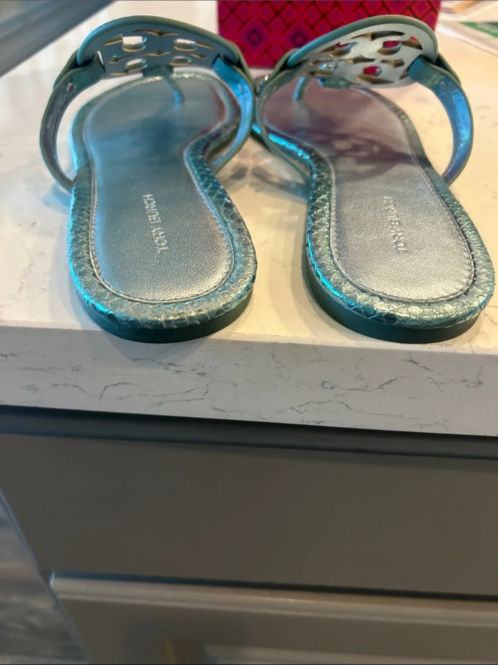 Tory Burch Metallic embossed snake Miller Logo Thong Sandals. in Laguna Green. - Picture 4 of 6